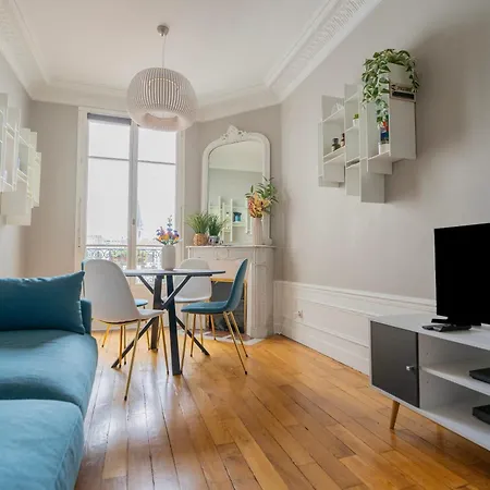 Apartment Luxury And Comfort In The Heart Of Paris
