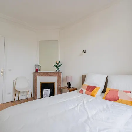 Luxury And Comfort In The Heart Of Apartment