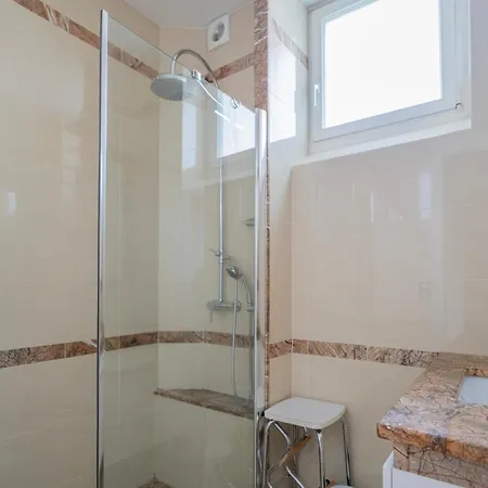 Luxury And Comfort In The Heart Of Apartment