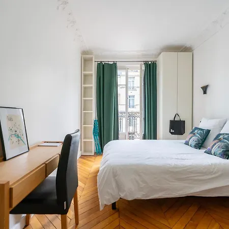 Luxury And Comfort In The Heart Of Apartment Paris