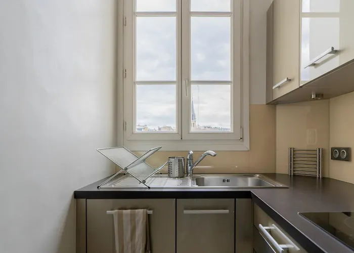 Luxury And Comfort In The Heart Of Apartment *