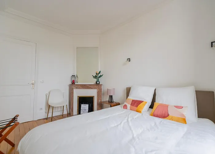 Luxury And Comfort In The Heart Of Apartment