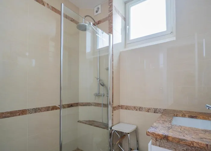 Luxury And Comfort In The Heart Of Apartment