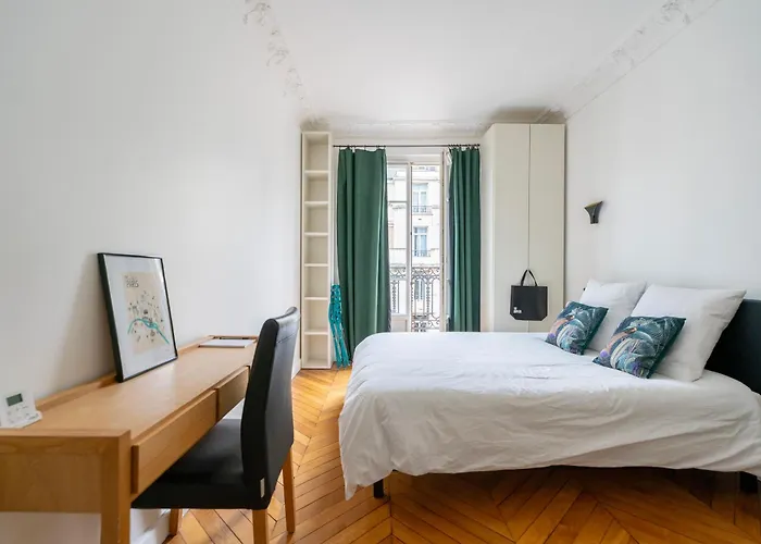 Luxury And Comfort In The Heart Of Apartment Paris