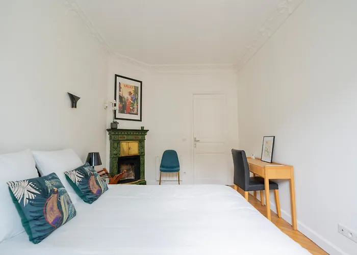 Luxury And Comfort In The Heart Of Apartment Paris